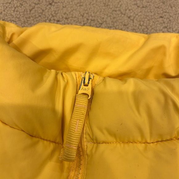 ABERCROMBIE & FITCH yellow puffer jacket - Picture 7 of 10
